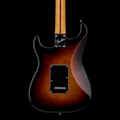 Fender American Professional Classic Stratocaster HSS - 3-Color Sunburst #91030 image 4