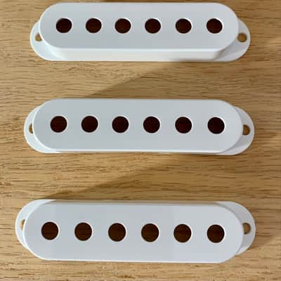 Single Coil Pickup Covers (3) White (52.5mm) for Electric Guitars image 2