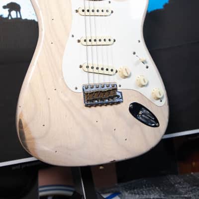 Fender Custom Shop '57 Stratocaster Relic Guitar, Maple Fingerboard, Aged White Blonde image 2