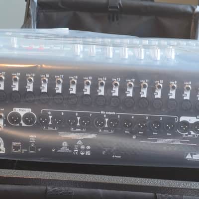 Allen & Heath QU-24 24-Channel Digital Mixer 2014 - Present - Black image 7