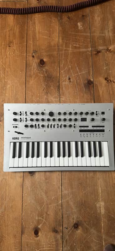 Korg Minilogue 4-Voice Polyphonic Analog Synthesizer 2016 - Present - Silver image 1