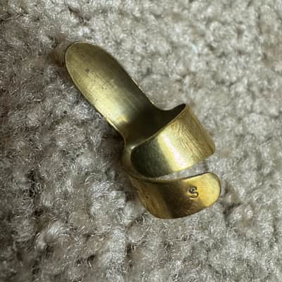 Perfect Touch Finger Pick Brass Small Wraparound Style image 2
