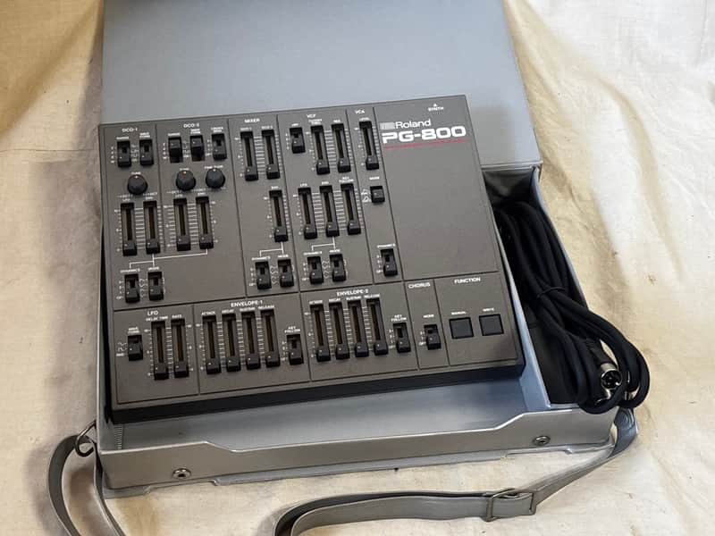Roland PG-800 Synthesizer Programmer | Reverb Australia