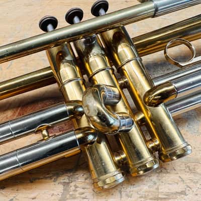 Getzen 300 Series Bb Trumpet w/Case image 12