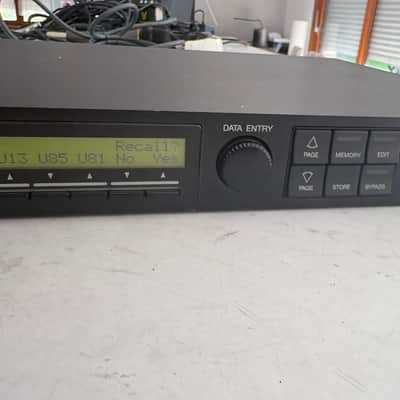 Yamaha SPX990 Professional Multi-Effect Processor 1990s - Black image 4