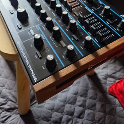 Novation Peak 8-Voice Desktop Synthesizer 2017 - Present - Black image 4