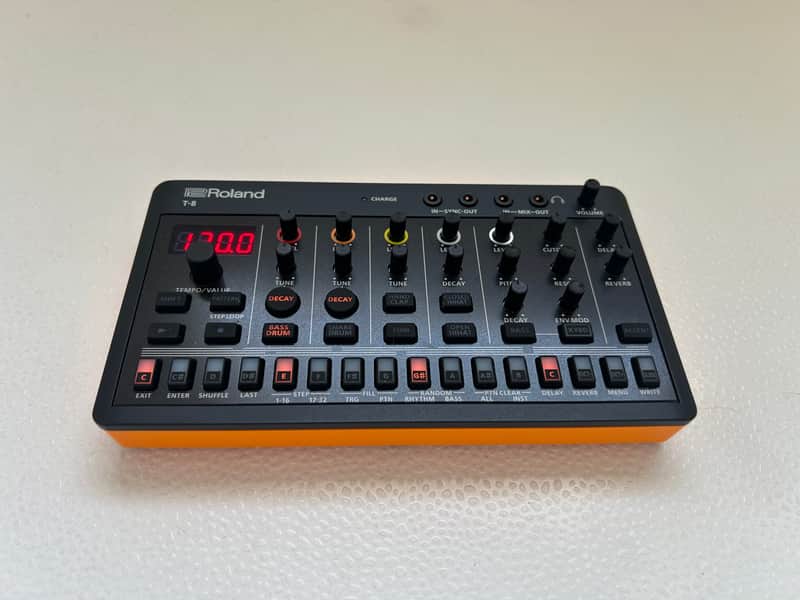 Roland T-8 AIRA Compact Beat Machine