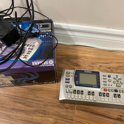 Immagine Yamaha QY100 Sequencer - 2