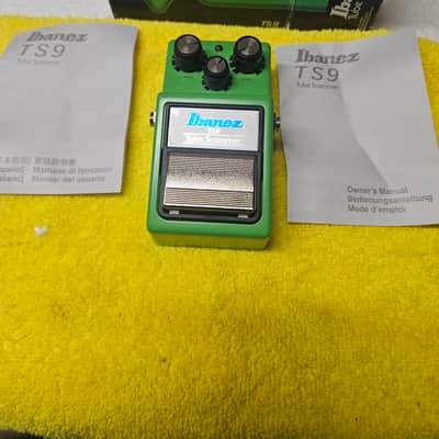Ibanez ts 9 tube screamer pedal in the box with paperwork Japan reissue image 4