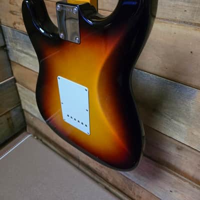 Fender American Vintage II 1961 Stratocaster (Pre-Owned) - 3-Color Sunburst w/ Case image 19
