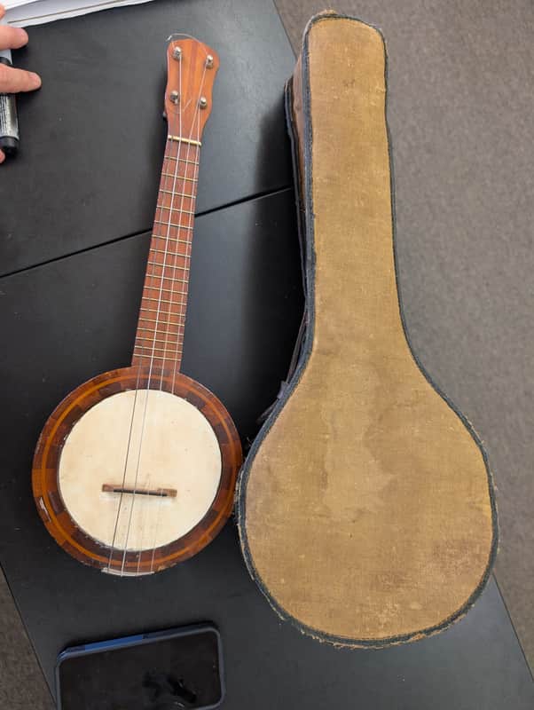 Banjolele Vintage rare with case 30s-50s image 1