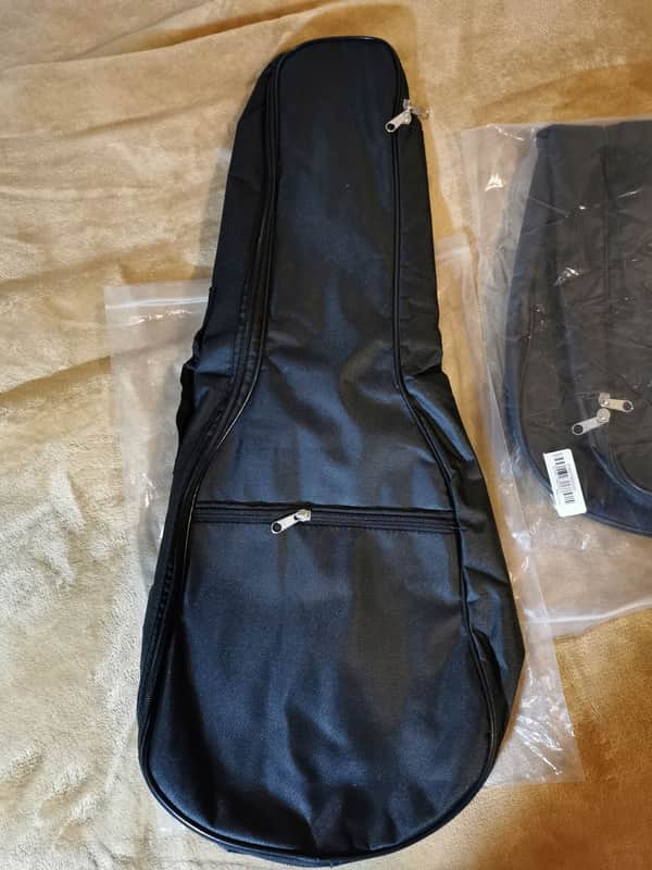 Ukulele / mini-guitar case (X2) image 1