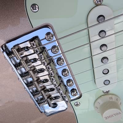 Fender American Professional Classic Stratocaster - Faded Firemist Gold image 13