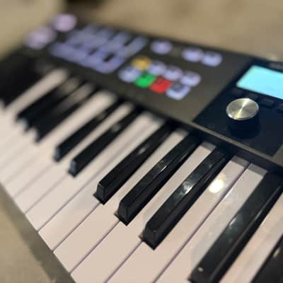Arturia KeyLab Essential 49 MkIII MIDI Controller 2023 - Present - Black Bild 2