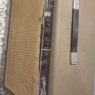 Fender '63 Vibroverb Reissue 40-Watt 2x10" Guitar Combo 1990 - 1995 - Brown Tolex image 4