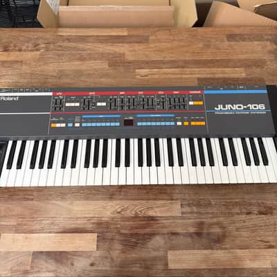 Roland Juno-106 61-Key Programmable Polyphonic Synthesizer 1984 - 1985 - Black