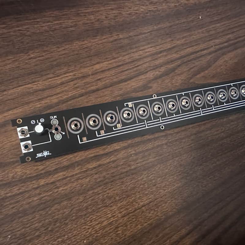 Make Noise 4 zone CV Bus mk2 2025 Eurorack 1u module black and gold image 1