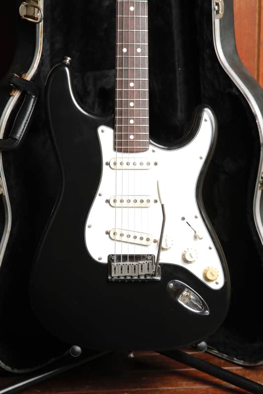 Fender American Standard Stratocaster Black Electric Guitar 1999 Pre-Owned