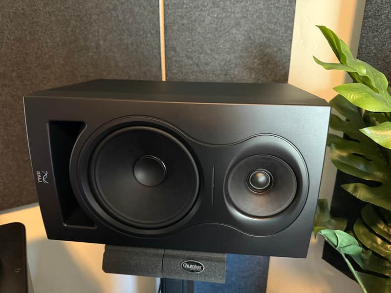Kali Audio IN-8 V2 Pair image 1