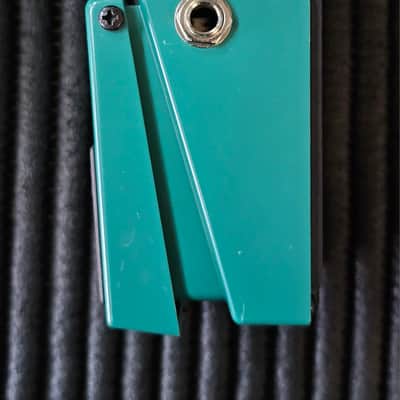 Boss TR-2 Tremolo (Silver Label) 1997 - Present - Green image 5
