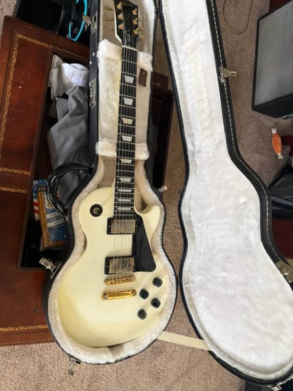 Gibson Les Paul Studio with Gold Hardware 1998 - 2011 - Alpine White image 1