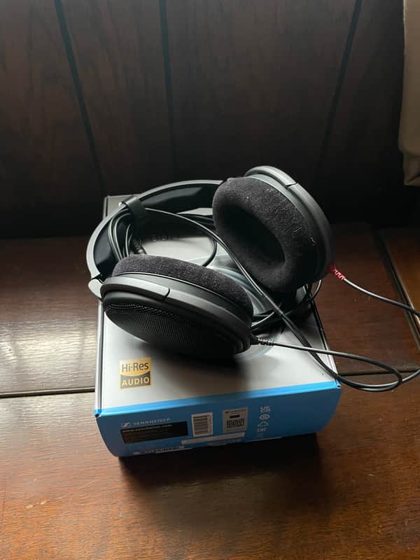 Sennheiser HD 600 Professional Headphones 2023 image 1