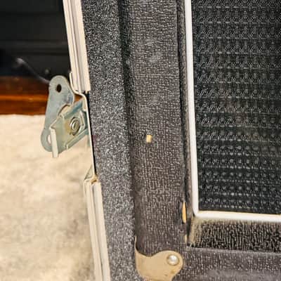 Ampeg V-412TV mid-90s - Black on Black image 3