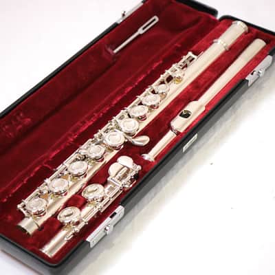 YAMAHA Yamaha YFL-411 Silver-Body Flute [012890] (06/15) image 1