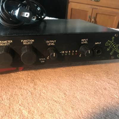 Rocktron Chameleon Guitar preamp/processor with correct power supply, rack mount bolts and washers image 4