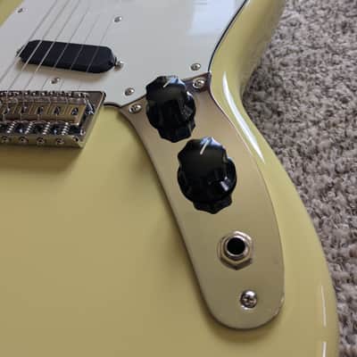 Fender Player II Mustang 2024 - Present - Hialeah Yellow image 4