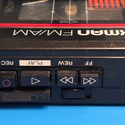 Sony WM-F17 Walkman Cassette Player / Radio – Working – Read Description – As-Is image 3