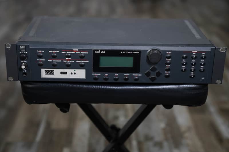 E-MU Systems ESI-32 Rackmount 32-Voice Sampler Workstation 1994 - Black image 1