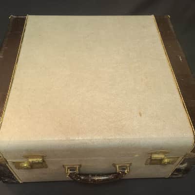 Camerano L 502-64 pre 1960 - Red and White image 6