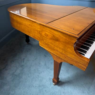 Steinway&Sons M 2000 - Walnut image 9