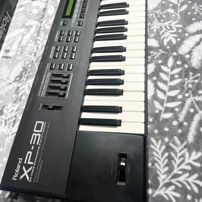 Roland XP-30 61-Key 64-Voice Expandable Synthesizer 1999 - 2004 - Black image 2