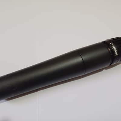 Shure SM57 Cardioid Dynamic Microphone - made in Mexico - boxed with zip case and mic clip image 8