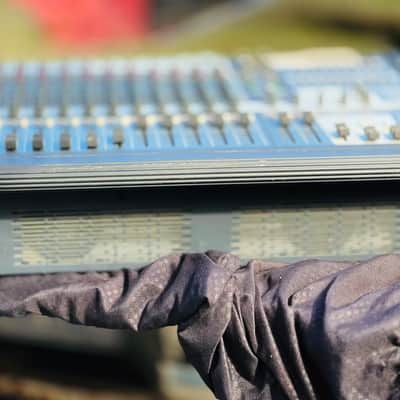 Peavey XR-2012 — a 20-input, 1200-watt beast image 6