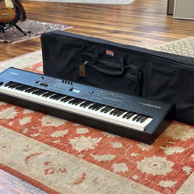YAMAHA S90 XS 88-Key Synthesizer Stage Piano image 11