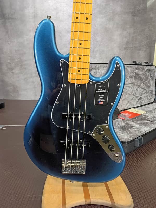 Fender American Professional II Jazz Bass with Maple Fretboard 2020 - Present - Dark Night 8.8 pounds image 1