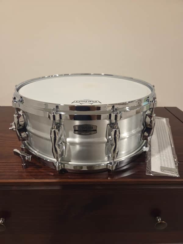 Yamaha RAS-1455 Recording Custom 5.5x14" Aluminum Snare Drum with Bag