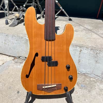 Immagine Fender PBAC-100FL Electric-Acoustic Fretless Precision Bass MIJ 1992 - 1994 - Vintage Natural - 2