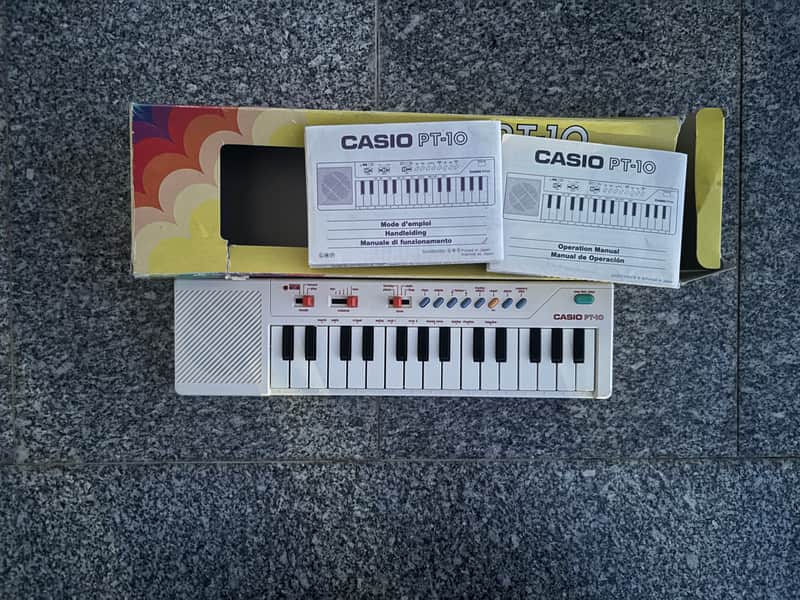 Immagine Casio PT-10 29-Key Mini Synthesizer 1980s - White - 1