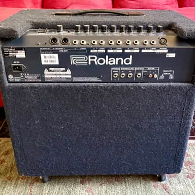 Roland KC-600 4-Channel 200-Watt 1x15" Keyboard Combo amp image 2