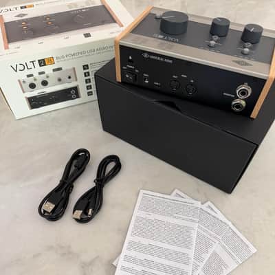 Universal Audio Volt 276 2025 - Light wood/mixed metal image 9