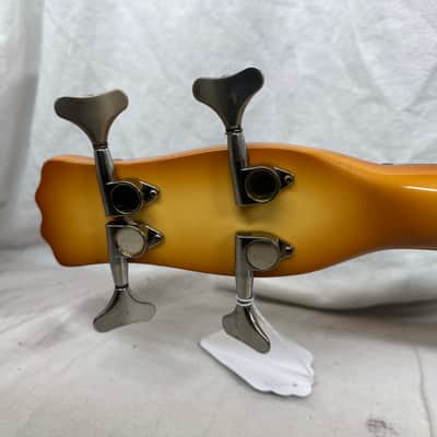 Hondo II Professional Longhorn 4-string Bass with Case Vintage image 9