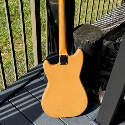 Fender Musicmaster 1964 - really cool vibey Desert Sand like a mini Strat w/a fat neck ! image 4
