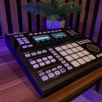Native Instruments Maschine Studio 2010s - Black image 1