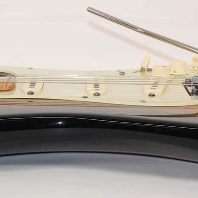 2005 Fender US Stratocaster Deluxe • 2005 • Tobacco Sunburst • Excellent Original Condition • Original Tweed Case image 7