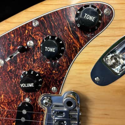 G&L Tribute Series Legacy with Ash Body Maple Fretboard 2020 Natural image 10