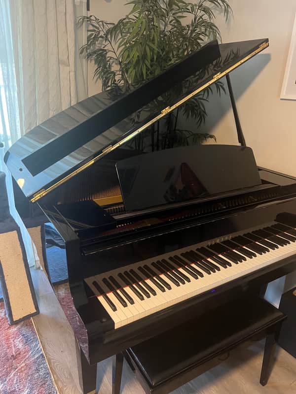 Yamaha Baby Grand Piano - Black image 1
